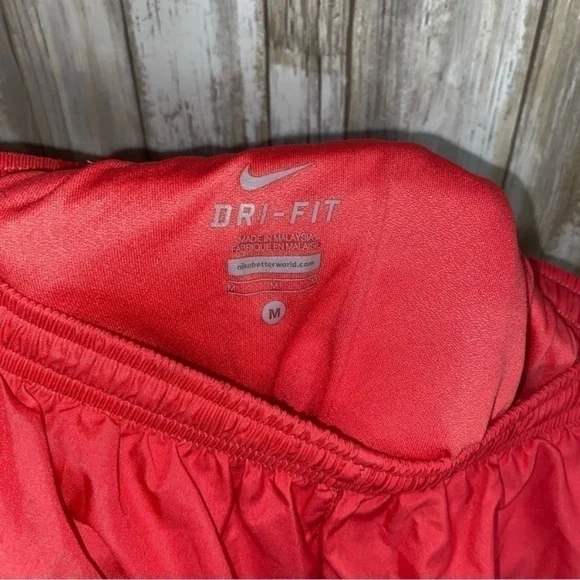 Nike Pink Running Back Logo Shorts - Picture 4 of 4